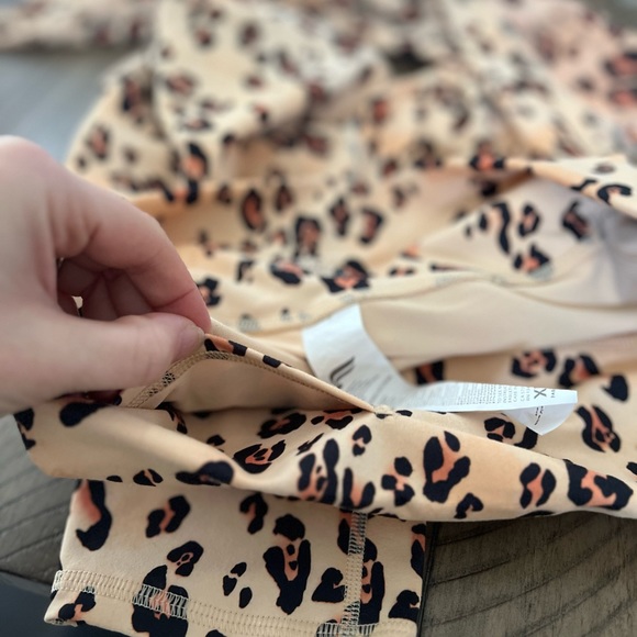 FABLETICS Leopard Print Leggings with Mesh Pockets - Picture 8 of 8